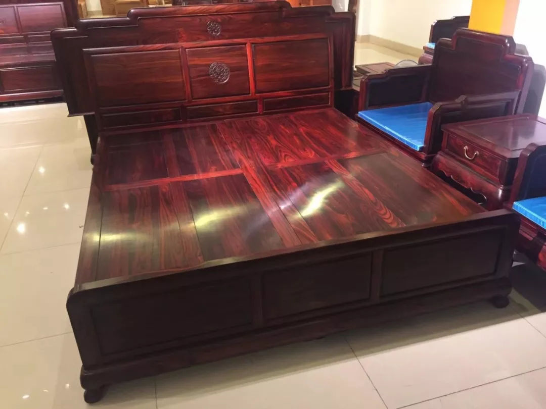 紅木市場(chǎng)新寵--闊葉黃檀(紫花梨、印尼黑酸枝)